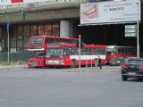 Skvadra městských autobusů pod nádražím ve Skopje; 12.8.2015 © Libor Peltan