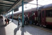 24.10.2015 - Hradec Králové hl.n.: 854.008-0 + 20-29 216-9 [+ 80-29 208-3] jako Sp 1954 z Letohradu © PhDr. Zbyněk Zlinský