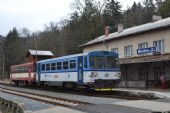 28.3.2015 - Milotice nad Opavou: pravidelný osobní vlak vedený 810.199 © Martin Skopal