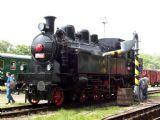 26.06.2004 - Lužná u Rak.: všudybylka jednička 354.195 při dobírání vody © PhDr. Zbyněk Zlinský