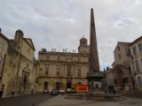 Arles, Place de la Republique s radnicí a vchodem do Cryptoportica, 13.10.2015 © Jiří Mazal