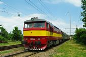 04.06.2015 - Kuzmice: Historický vlak akcie Dieseltour © Ondrej Krajňák