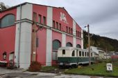 Muzeum Südbahn s vozem LILO, v pozadí správní budova a rotunda; Mürzzuschlag, 17.10.2015 © Pavel Stejskal