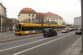 01.12.2014 - Drážďany: tramvaj NGTD12DD odjíždí z Pirnaischer Platz © Dominik Havel