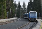 Vlak 2659 opouští Harrachov směrem k polské hranici, 27.12.2015 © Pavel Stejskal