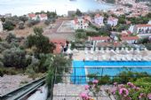 09.06.2015 - Turunç, hotel Serena Suites: pohled na terasu s bazénem © PhDr. Zbyněk Zlinský