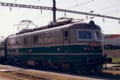 12.5.2000 - Chomutov: 122 044-1 s osobným vlakom © Ondrej Krajňák