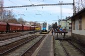 25.02.2016 - žst. Smiřice: 441.011-4/440.011-5 přijíždí jako Sp 1843 Jaroměř - Pardubice hl.n., vlevo MUV 74.2 023 © PhDr. Zbyněk Zlinský