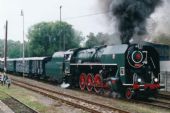 12.9.1998 - Karviná město: Šľachtičná 475 1142 s nostalgickým vlakom © Ondrej Krajňák