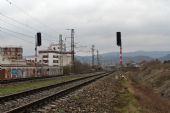 6.3.2016 - Trenčín: pravá kolej vyloučená, nefunkční návěstidlo © Jiří Řechka