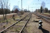 27.03.2016 - žst. Opatovice n.L.-Pohřebačka: odvratná kolej vlečky V4238 CFG s návěstidlem SeV a výhybkou Q1 © PhDr. Zbyněk Zlinský