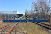 27.03.2016 - Hradec Kr.-Březhrad, vlečka V4238 CFG: dvoukolejný vjezd do areálu někdejšího prodejního skaldu nábytku © PhDr. Zbyněk Zlinský