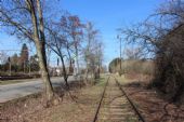 27.03.2016 - Hradec Kr.-Březhrad, vlečka Průmstav: ... takže je možno kolej opustit ... © PhDr. Zbyněk Zlinský