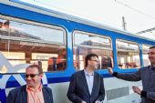 21.4.2016 - Praha Masarykovo n.: odjíždí vlak, přerušený proslov © Jiří Řechka