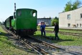 18.4.2016 - Košice: Príprava materiálov potrebných na podloženie vozidiel © Ondrej Krajňák