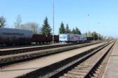 21.04.2016 - žst. Ostroměř: 814.007-1/914.007-0 přijíždí jako Os 5505 Turnov - Hradec Králové hl.n. © PhDr. Zbyněk Zlinský