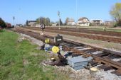 21.04.2016 - Ostroměř, vlečka V4267 RSM (východ): vlečka začíná ve výhybce 8, za ní výhybka 9 © PhDr. Zbyněk Zlinský