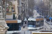 29.2.2016 - Marseille: dvě míjející se tramvaje na lince T2 u paláce Longchamp © Lukáš Uhlíř