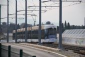 29.2.2016 - Marseille: Bombardier Flexity Outlook na mostě přes železniční trať Marseille - Nice © Lukáš Uhlíř