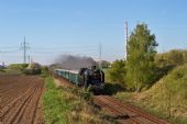 30.4.2016 - Praha-Třeboradice: 464.008, zvláštní parní vlak na Kokořínsko © Jiří Řechka