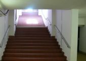 2.5.2016 - Suchdol n. O.: schody z haly do podchodu © Luděk Šimek