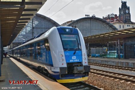 5.5.2016 - Praha hl.n.: 660.106/661.106, minimálně hodinu zpožděný R 869 © Jiří Řechka