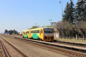 21.04.2016 - žst. Ostroměř: 814.149-1/914.149-0 odjíždí jako Os 5508 Hradec Králové hl.n. - Turnov © PhDr. Zbyněk Zlinský