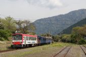 Tateno spojený osobný a vyhliadkový vlak Minamiaso Railway apríl 2016 © Tomas Votava