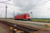 27.06.2016 - ZC VUZ Velim: stroj 91 80 6 102 002-3 D-DB znovu zastavuje © PhDr. Zbyněk Zlinský