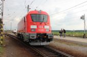 27.06.2016 - ZC VUZ Velim: 91 80 6 102 002-3 D-DB uvolňuje okruh pro zkoušky své sestry © PhDr. Zbyněk Zlinský