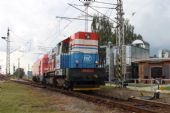 27.06.2016 - ZC VUZ Velim: místní 740.420-5 posunuje se strojem 91 80 6 102 001-5 D-DB © PhDr. Zbyněk Zlinský