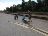 18.6.2016 - Chotěboř: improvizovaná zahradní železnice © Dominik Havel