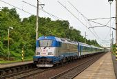 27.06.2016 - Cerhenice: 380.012-5 v čele EC 277 ''Slovan'' Praha hl.n. - Budapest-Keleti pu. © Jiří Řechka