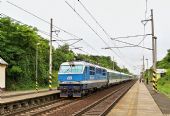 27.06.2016 - Cerhenice: 151.007-2 v čele Ex 149 ''Hukvaldy'' Praha hl.n. - Žilina © Jiří Řechka