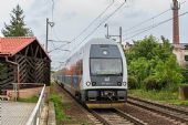 27.06.2016 - Cerhenice: 471.053-9/971.053-4 přijíždí jako Os 9324 Kolín - Praha Masarykovo n. © Jiří Řechka