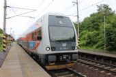 27.06.2016 - Cerhenice: 471.053-9/971.053-4 odjíždí jako Os 9324 Kolín - Praha Masarykovo n. © PhDr. Zbyněk Zlinský