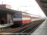 05.04.2005 - Pardubice hl.n.: 350.001-4 v čele EC 136 ''Slovenská strela'' Bratislava - Praha © PhDr. Zbyněk Zlinský