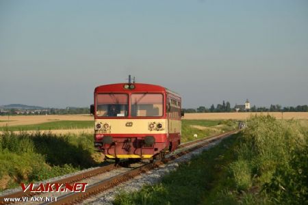 10.7.2016 - úsek Odrlice - Cholina: vůz 810.444 jako Os 14078 Prostějov - Červenka © Martin Skopal