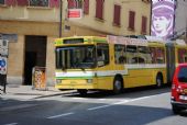 Neuchâtel: starší vysokopodlažní trolejbus od Hesse z roku 1991 stojí na lince 101 v zastávce Ecluse směrem do centra, 25.6.2014 © Lukáš Uhlíř