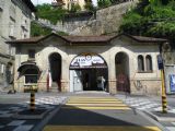 Neuchâtel: spodní stanice Ecluse stejnojmenné lanovky z roku 1890 na ulici Rue de l'Ecluse, 25.6.2014 © Jan Přikryl