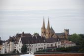 Neuchâtel: kalvínský kostel Collégiale a přilehlý zámek, 25.6.2014 © Lukáš Uhlíř