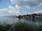 Neuchâtel: pohled z parku Esplanade du Mont Blanc na jezero Lac de Neuchâtel, 25.6.2014 © Jan Přikryl