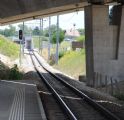 Neuchâtel: pohled z tramvajové zastávky Les Isles směrem ke konečné Boudry, 25.6.2014 © Lukáš Uhlíř