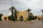 01.06.2016 - hotel Mahdia Palace: hlavní vchod od vjezdu z Avenue de la Corniche © PhDr. Zbyněk Zlinský