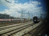 Kolejiště odstavného nádraží Genève-Sécheron, vlevo stojí naklápěcí jednotka řady RABDe 500, vpravo patrová vysokorychlostní jednotka TGV Duplex, 26.6.2014 © Jan Přikryl