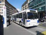 Lausanne: na zastávce Bessières v ulici Rue Caroline stojí souprava trolejbusu NAW číslo 788 TL s vlekem na lince 7 směr St-François, 26.6.2014 © Jan Přikryl