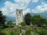 Středověká věž Torre di Creggio nedaleko zastávky Creggio na Centovallině, 27.6.2014 © Jan Přikryl