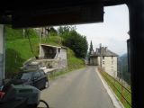 Jedno z mnoha zúžených míst na hlavní silnici údolím Onsernone mezi vesnicemi Capellino a Comologno, 27.6.2014 © Jan Přikryl