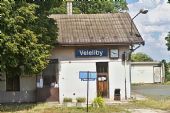 11.7.2016 - Veleliby: výpravní budova © Jiří Řechka