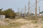 04.06.2016 - gare Mahdia: EMU 21 přijíždí jako 5 minut opožděný vlak 515 Sousse Bab Jedid - Mahdia © PhDr. Zbyněk Zlinský